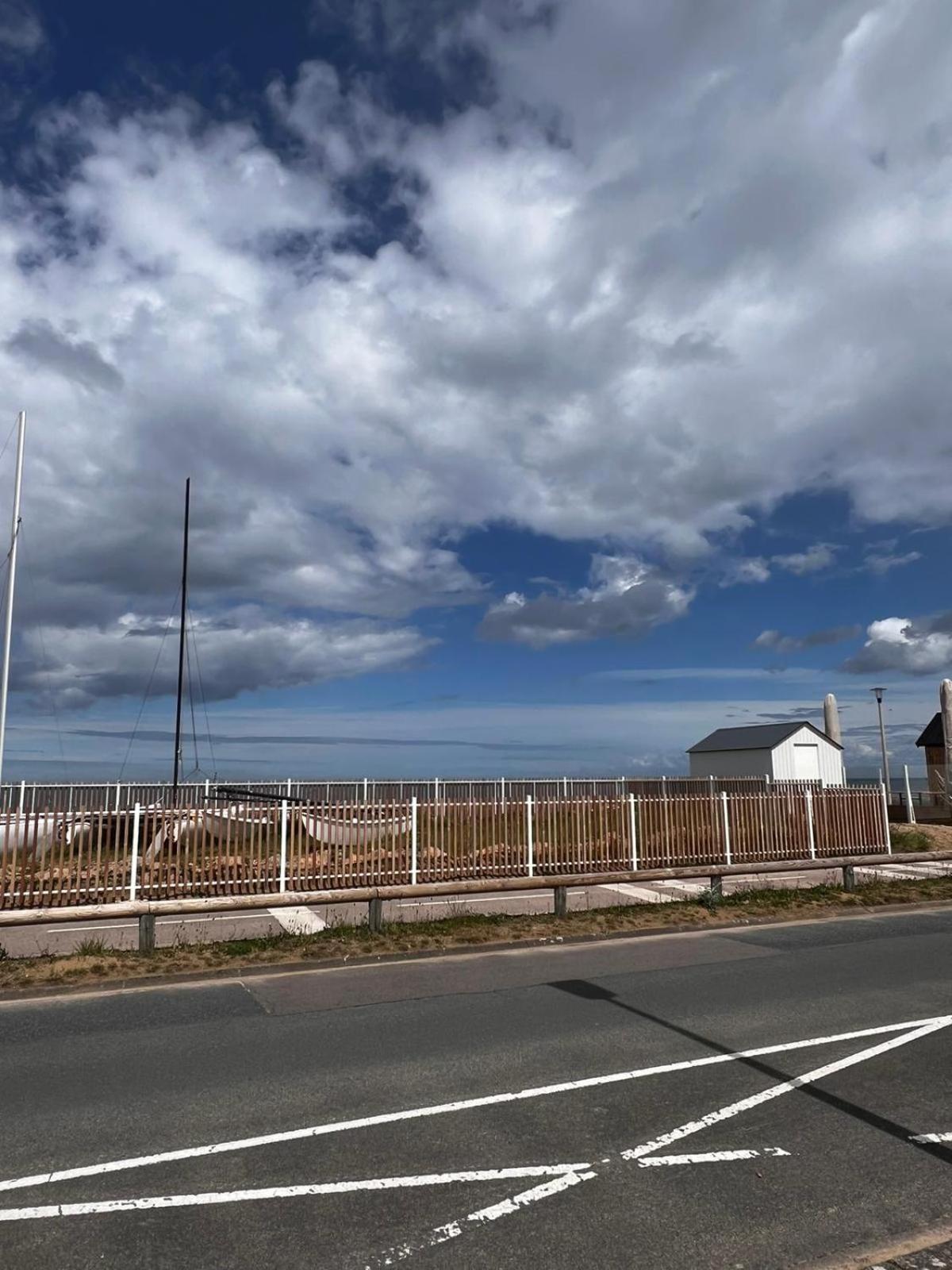 Un Coin Paisible En Front De Mer Villa Ouistreham Dış mekan fotoğraf